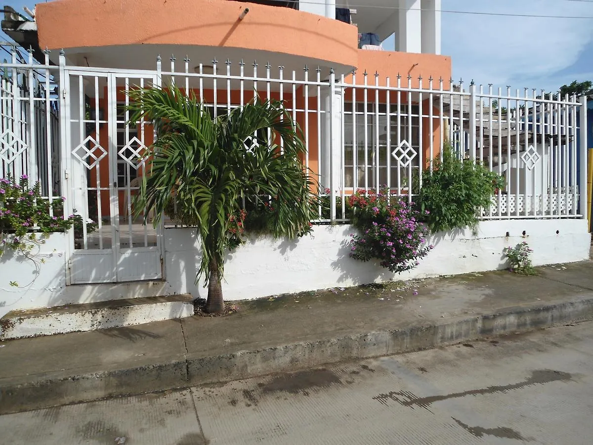 Roxi'S Place San Andrés 0*,